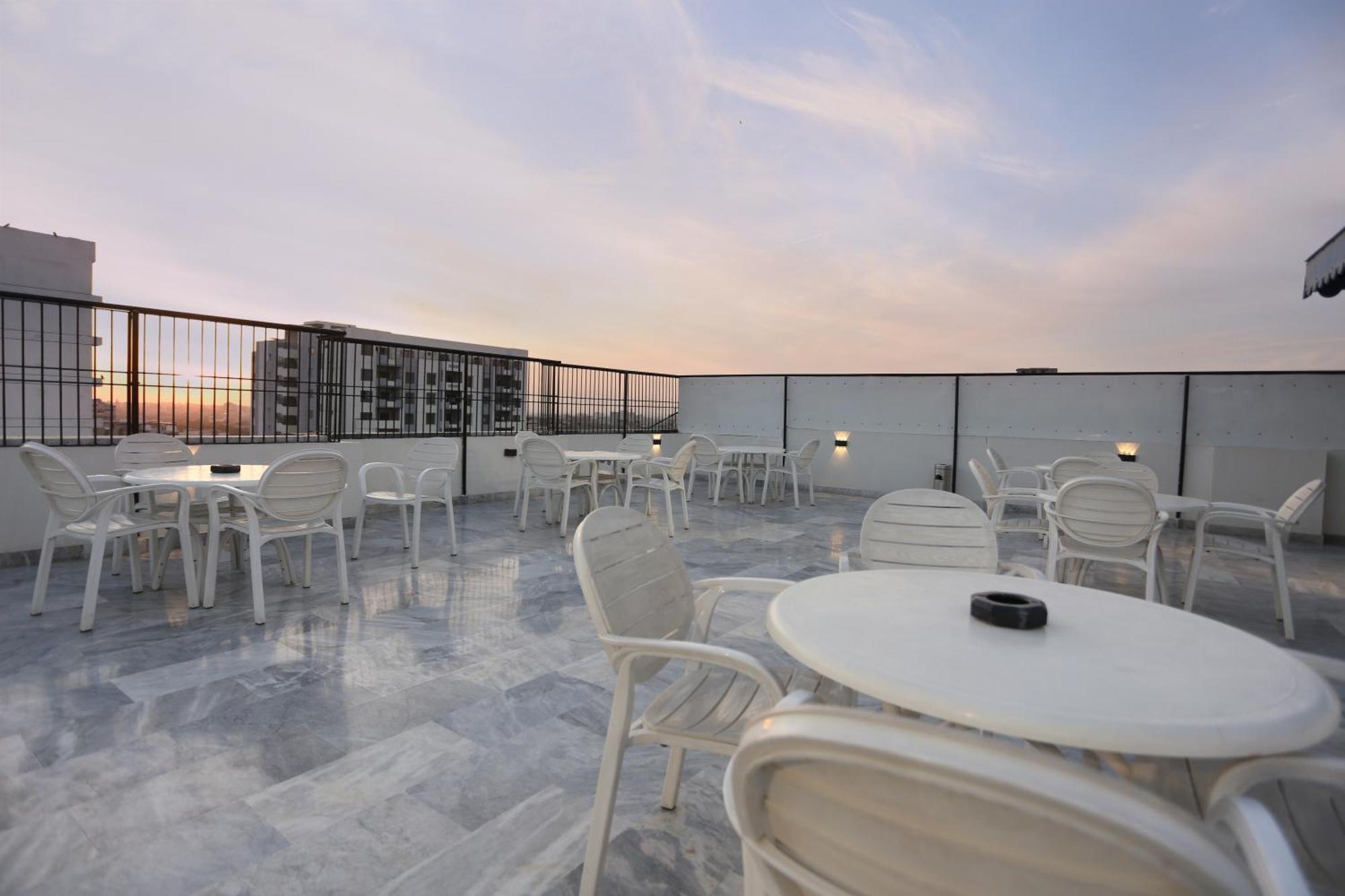 Hotel Pearl Inn Karachi Bagian luar foto