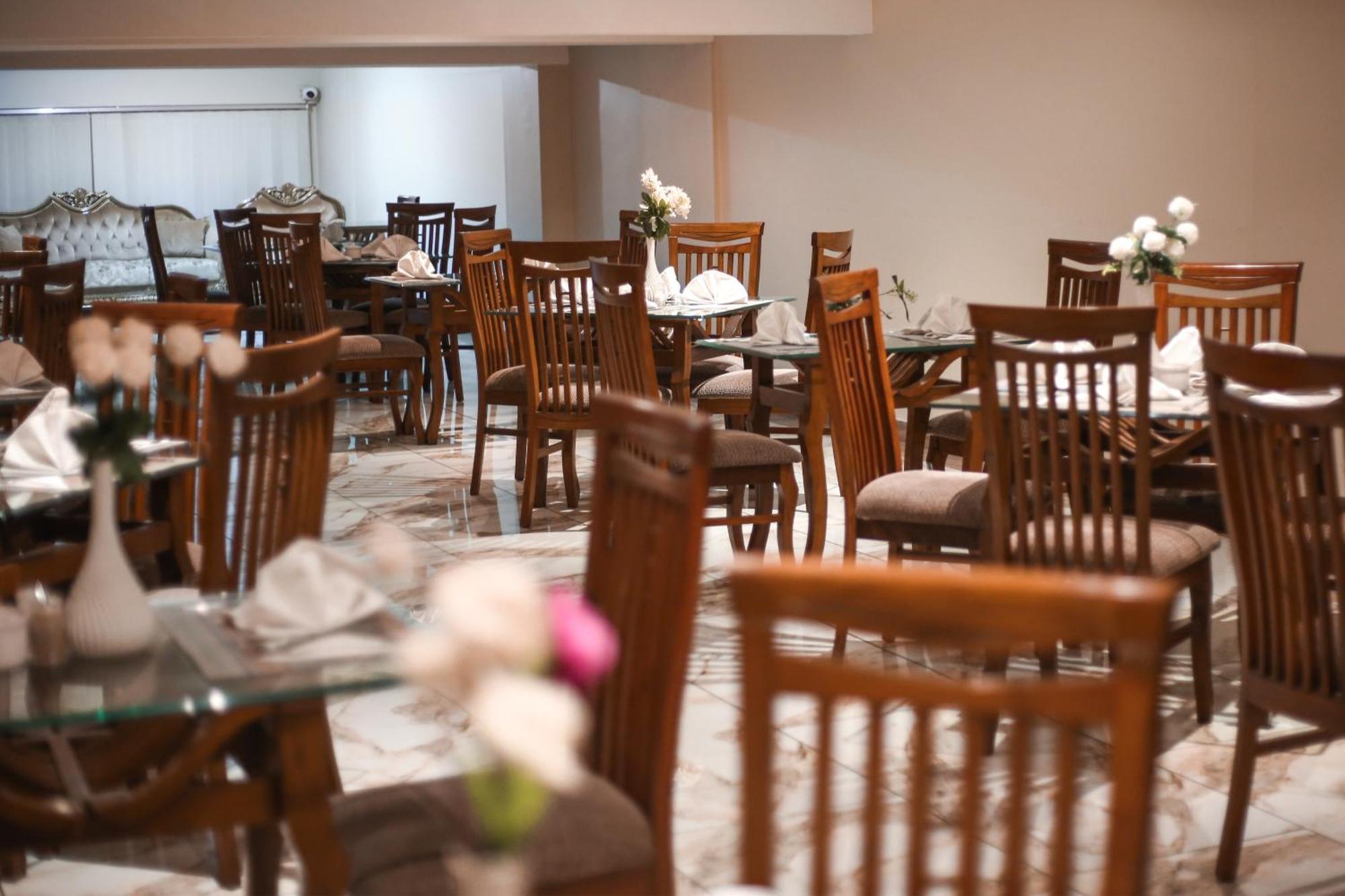 Hotel Pearl Inn Karachi Bagian luar foto