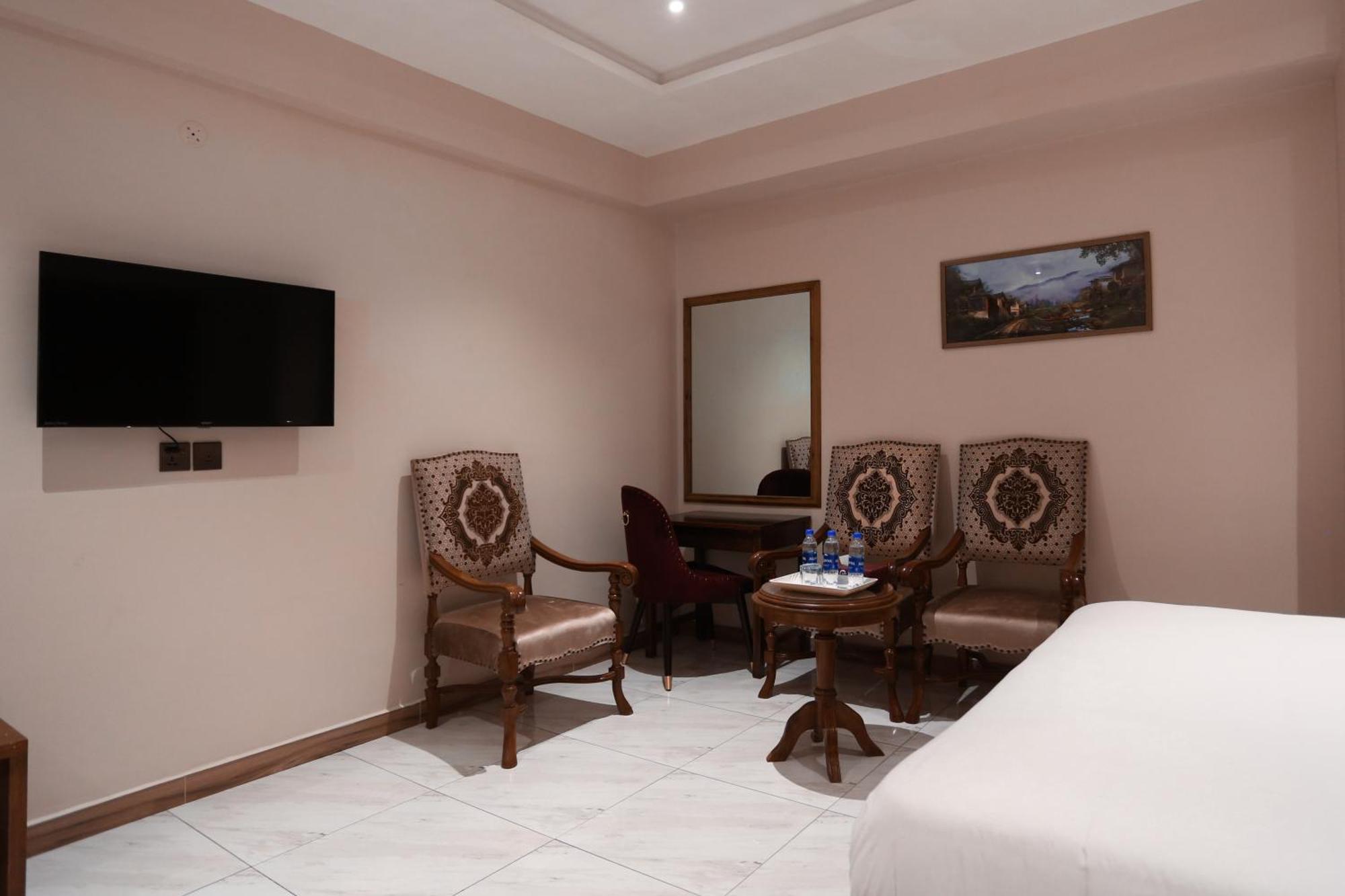 Hotel Pearl Inn Karachi Bagian luar foto