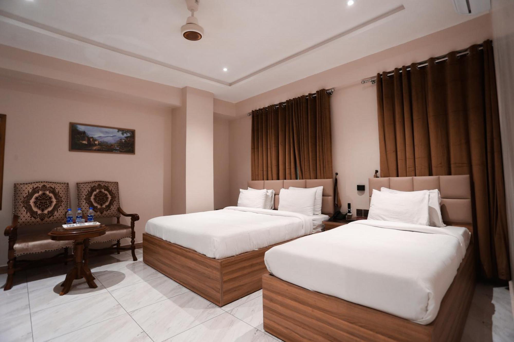 Hotel Pearl Inn Karachi Bagian luar foto